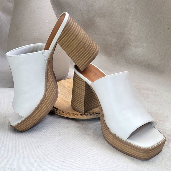 Universal Thread Shoes - Universal Thread White Platform Block Heel Size 9.5